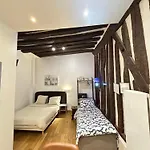 Apartamento St Paul Marais Flat Ground Floor Paris