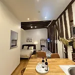 St Paul Marais Flat Ground Floor