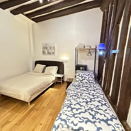 St Paul Marais Flat Ground Floor Párizs