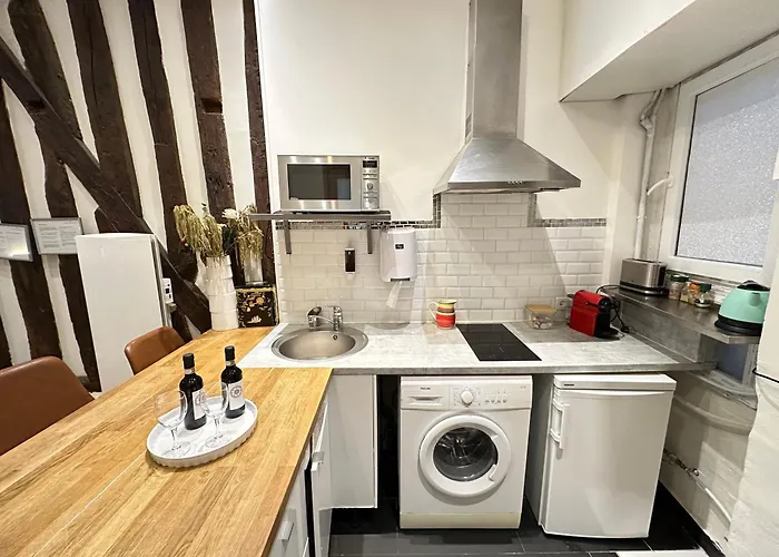 St Paul Marais Flat Ground Floor * Paris