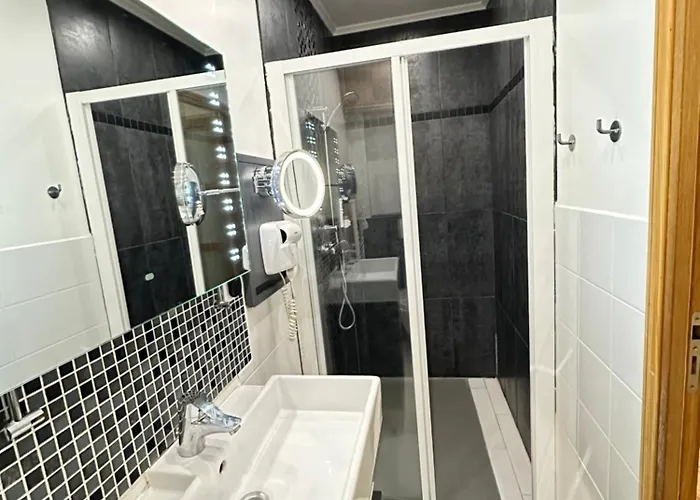 St Paul Marais Flat Ground Floor Apartment Paris