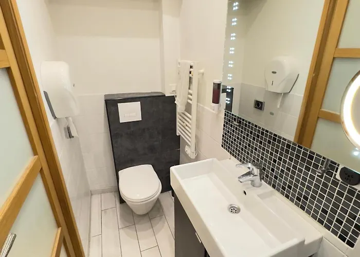 St Paul Marais Flat Ground Floor Apartment Paris