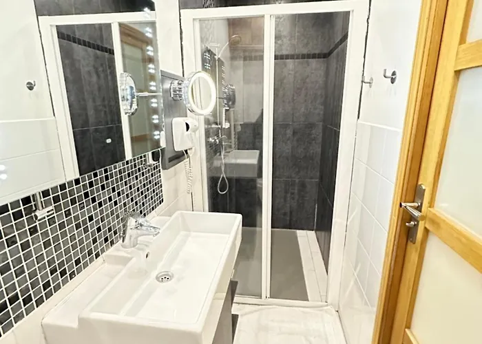 St Paul Marais Flat Ground Floor Paris