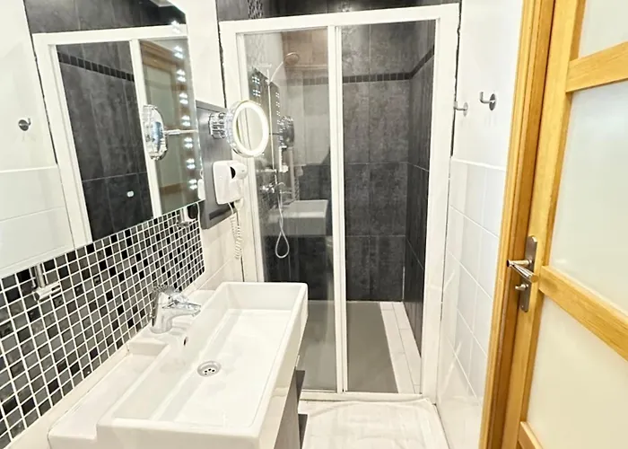 St Paul Marais Flat Ground Floor *