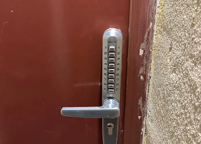 St Paul Marais Flat Ground Floor Apartment